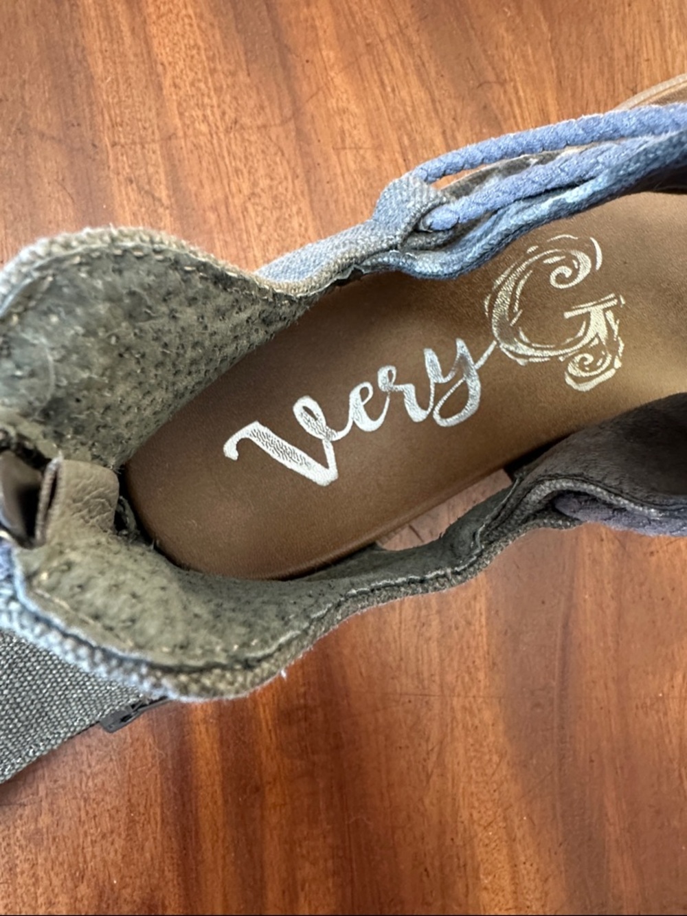 Very G Gray Leopard-Print Toe-Post Sandals with Brown Footbed - Picture 7 of 7